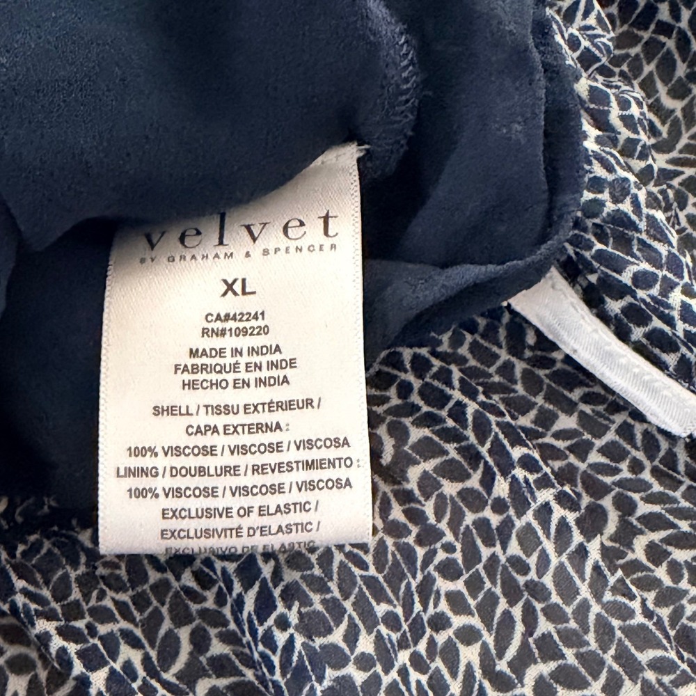 Velvet by Graham & Spencer Womens XL Blue Ditsy Print Smocked Peasant Blouse - Picture 12 of 14